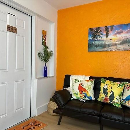 Appartamento Sleeps 3, Casa Tropical In Miami Esterno foto